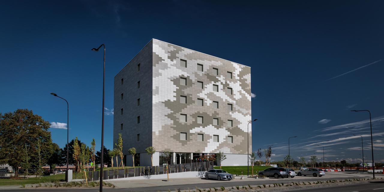 Hotel The Cube ฟีเดนซา ภายนอก รูปภาพ