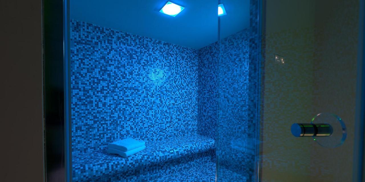 Hotel The Cube ฟีเดนซา ภายนอก รูปภาพ